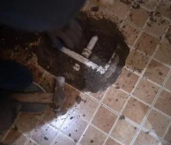 北林卫生间漏水维修公司为您分享下卫生间渗水如何处理及注意事项